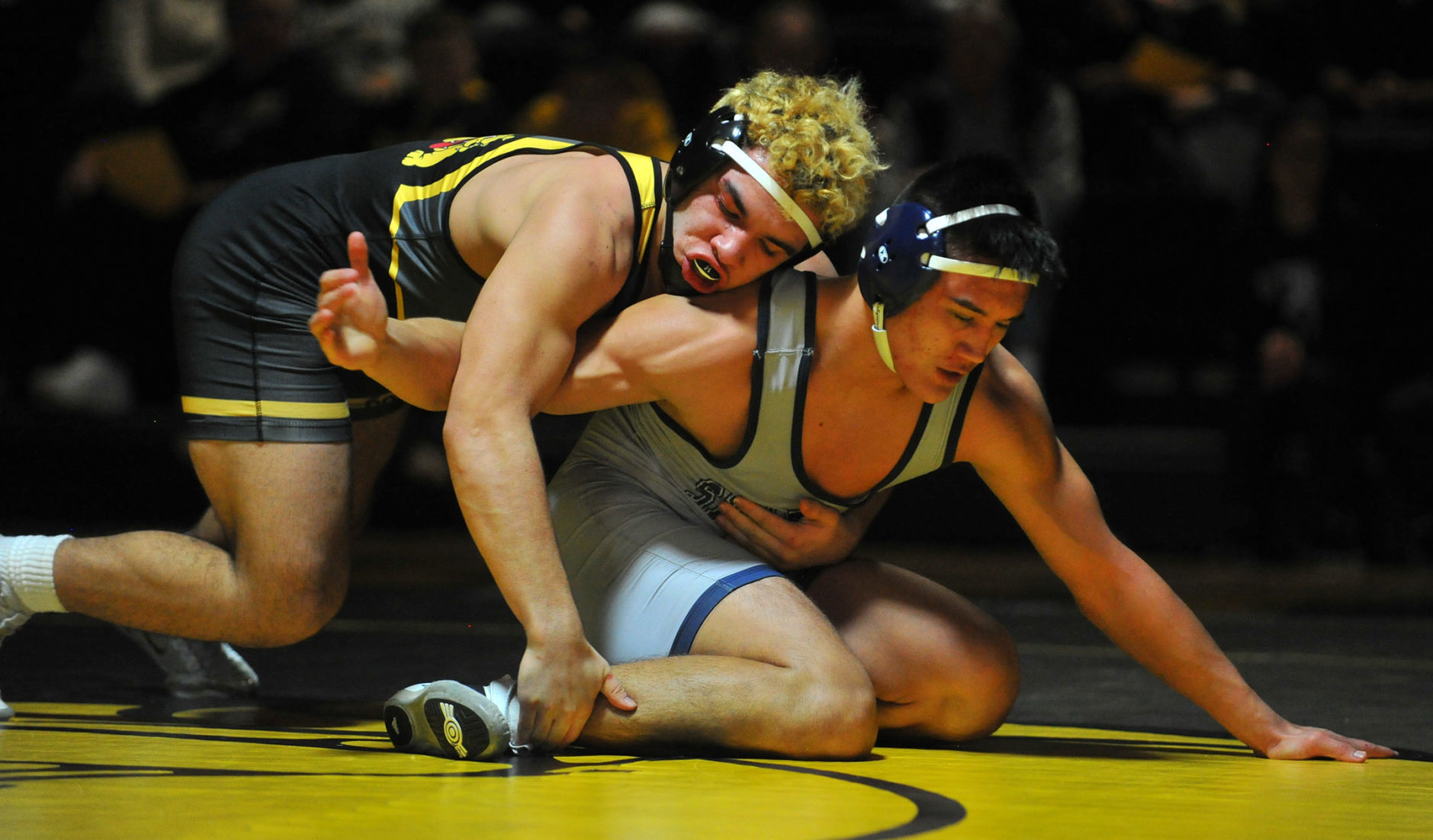 Pleasant Valley vs Bettendorf wrestling